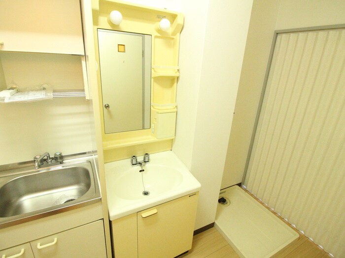 物件内観写真11　(洗面)