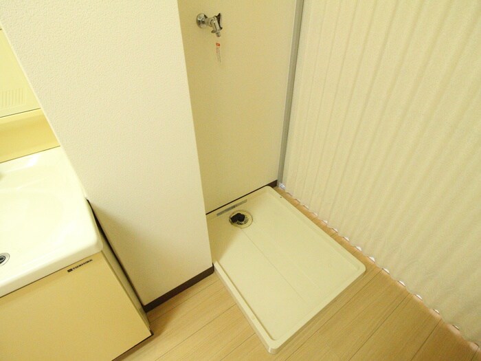 物件内観写真12　(洗濯機置場)