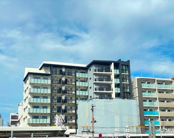 建築中