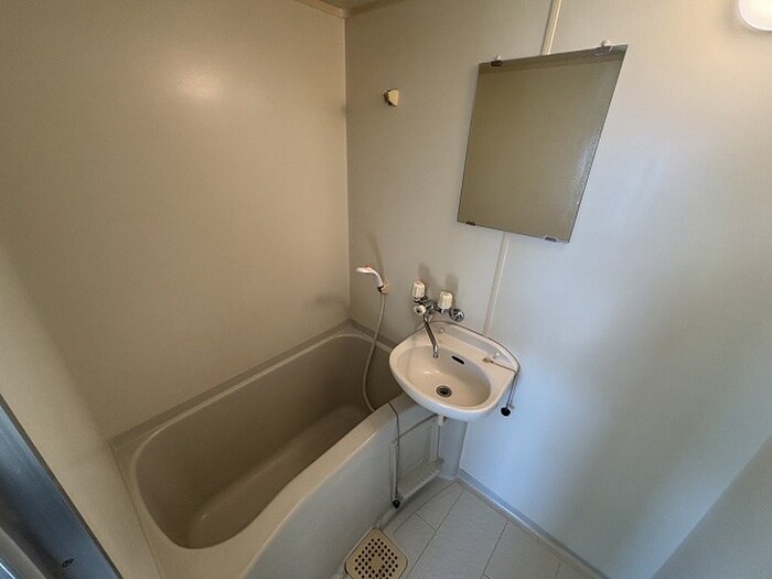 物件内観写真5　(洗面)