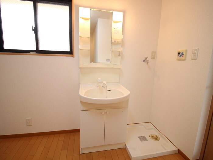 物件内観写真12　(洗面)