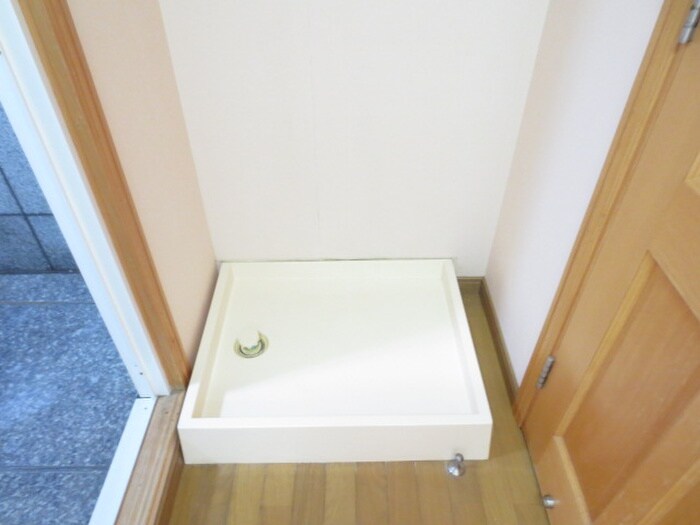 物件内観写真15　(洗濯機置場)