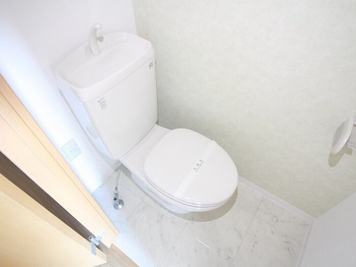 物件内観写真15　(トイレ)