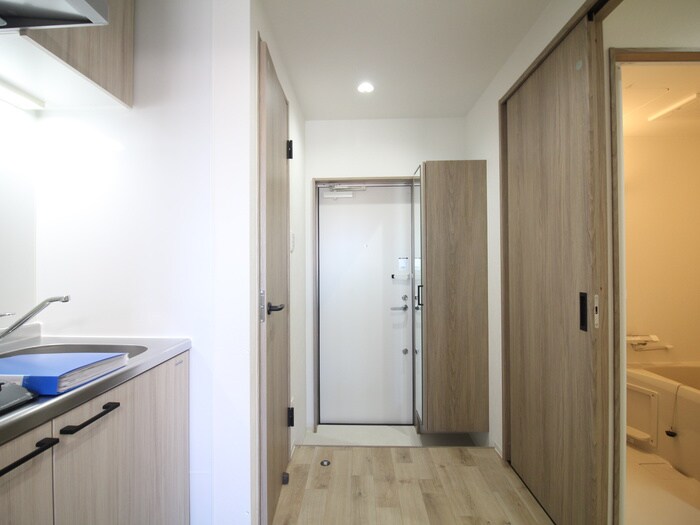 物件内観写真18　(玄関)