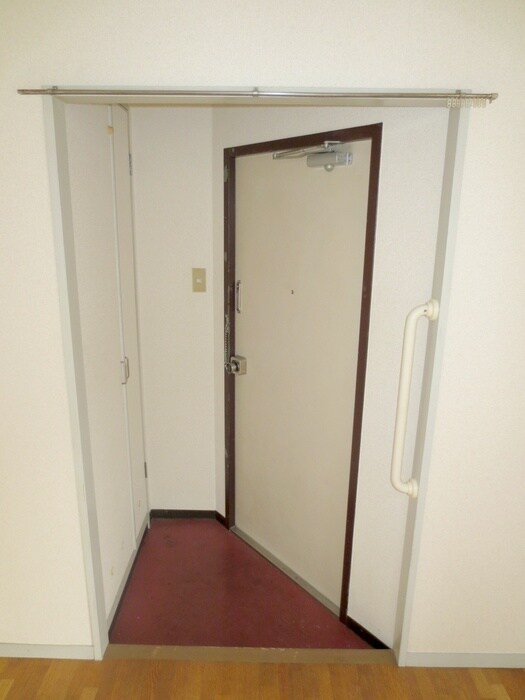 物件内観写真15　(玄関)