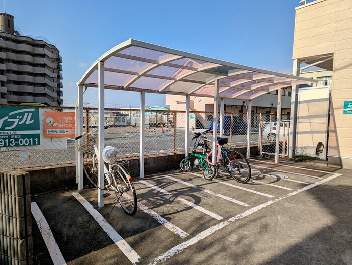 物件外観写真4　(駐輪場)