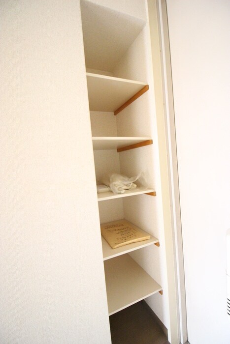 物件内観写真13　(玄関)