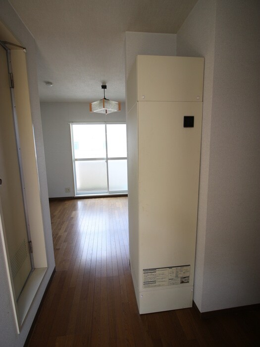 物件内観写真14　(廊下)