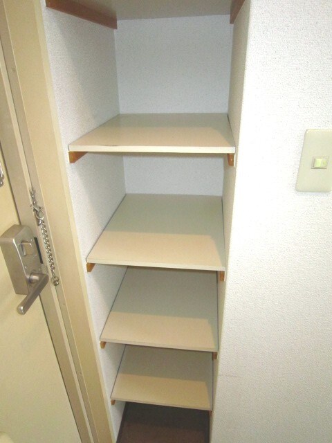 物件内観写真15　(収納)