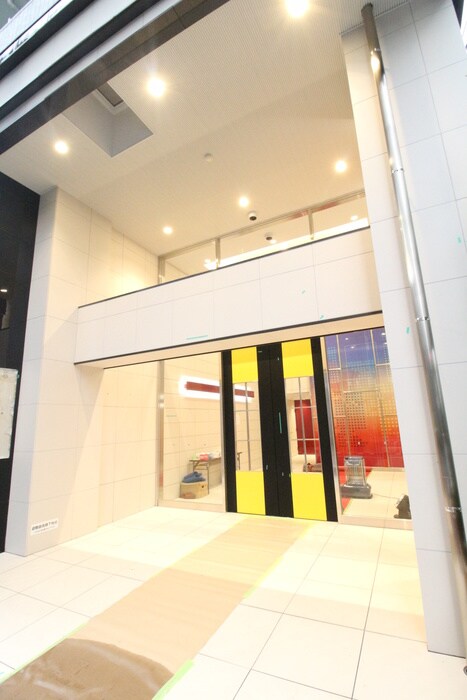 物件外観写真4　(エントランス部分)