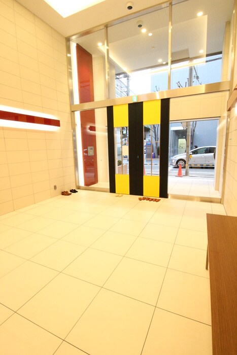 物件外観写真5　(エントランス部分)