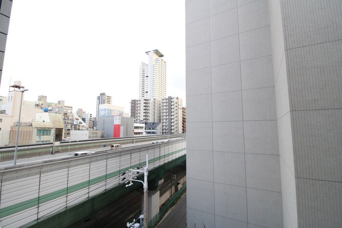 物件内観写真20　(室内からの展望)