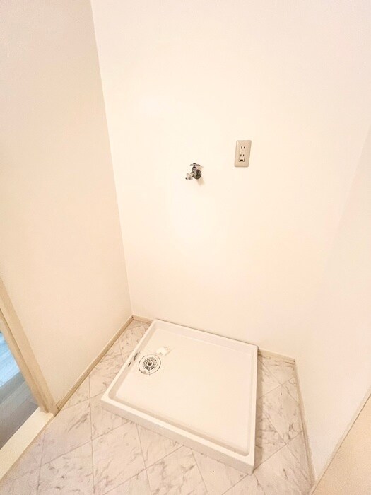 物件内観写真12　(洗濯機置場)