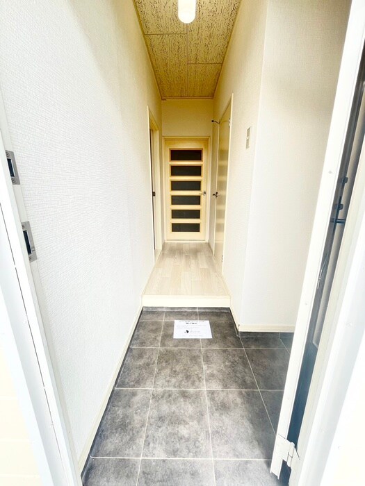 物件内観写真19　(玄関)