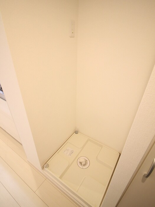 物件内観写真10　(洗濯機置場)