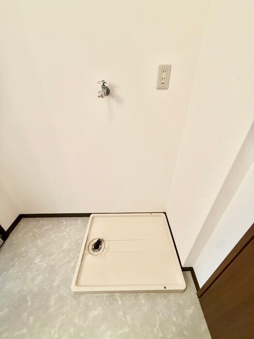 物件内観写真17　(洗濯機置場)