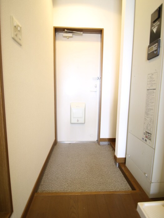 物件内観写真13　(玄関)