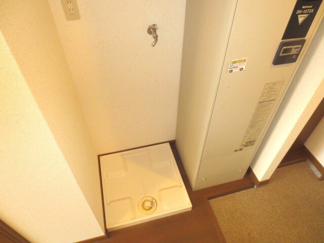 物件内観写真14　(洗濯機置場)