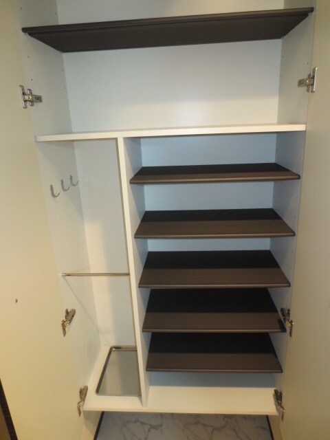 物件内観写真7　(靴箱)