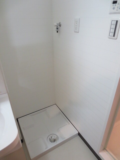 物件内観写真8　(洗濯機置場)