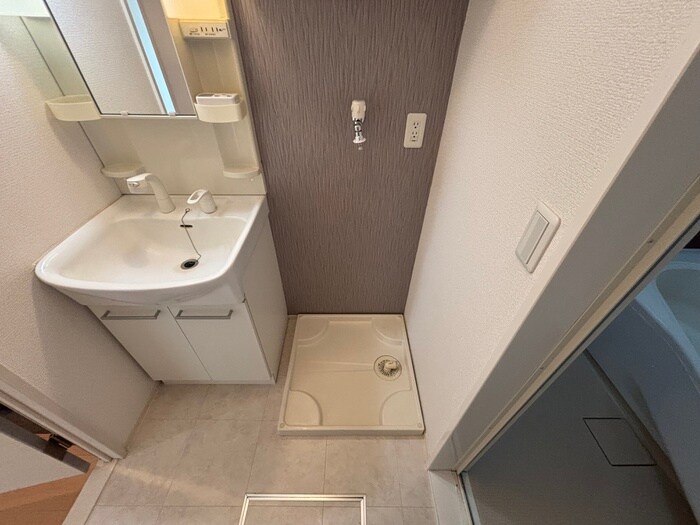 物件内観写真14　(洗濯機置場)