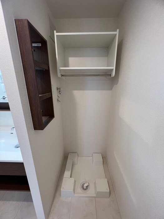 物件内観写真12　(洗濯機置場)