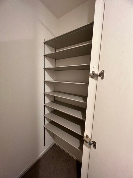 物件内観写真13　(靴箱)