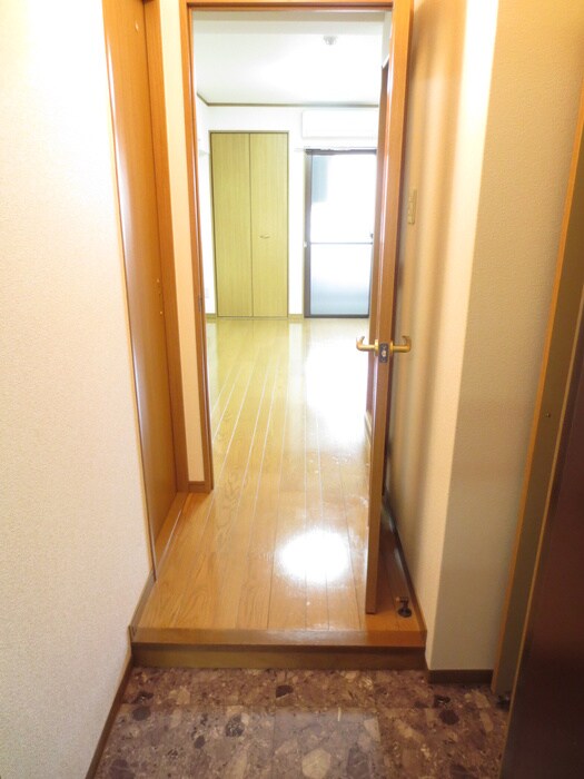 物件内観写真12　(廊下)