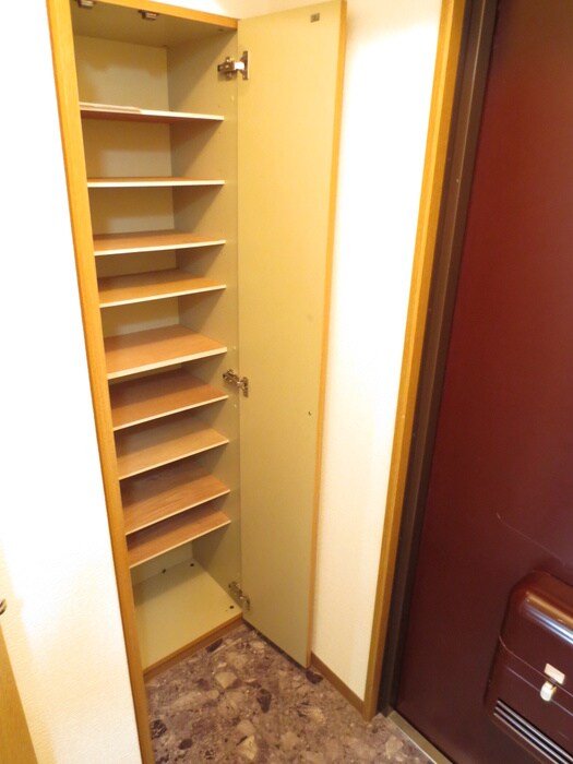 物件内観写真13　(靴箱)