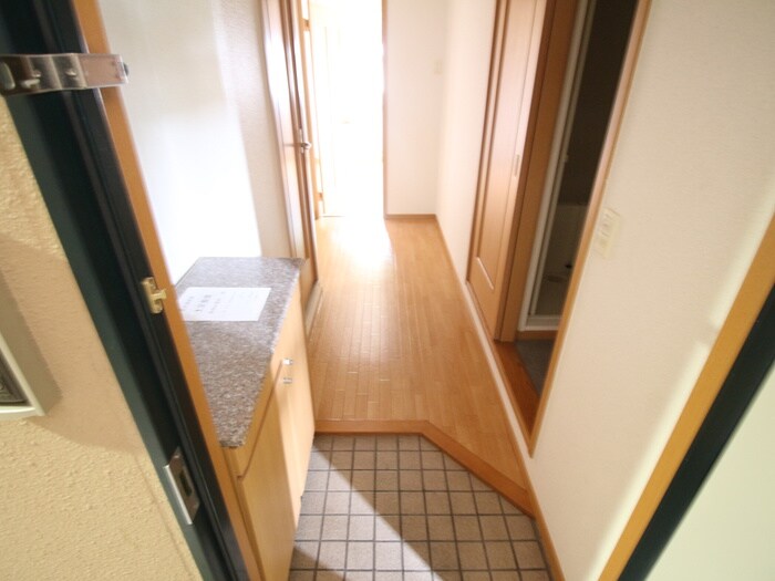 物件内観写真15　(玄関)