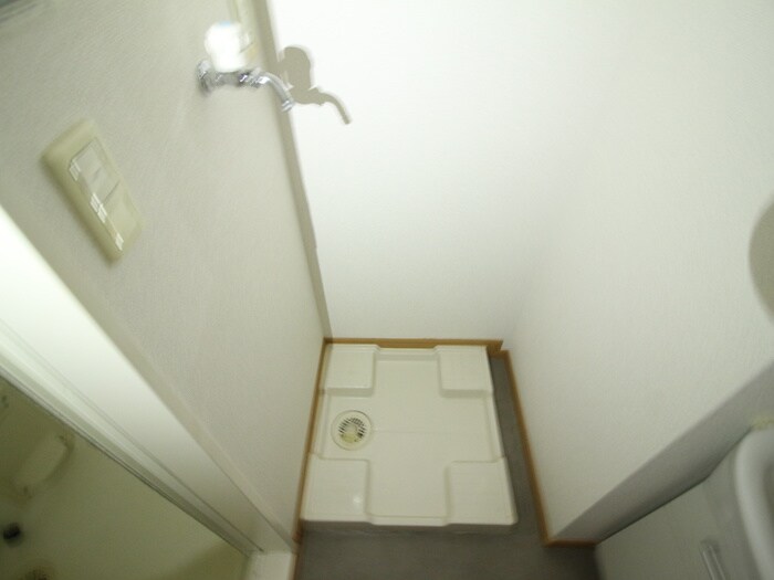 物件内観写真18　(洗濯機置場)