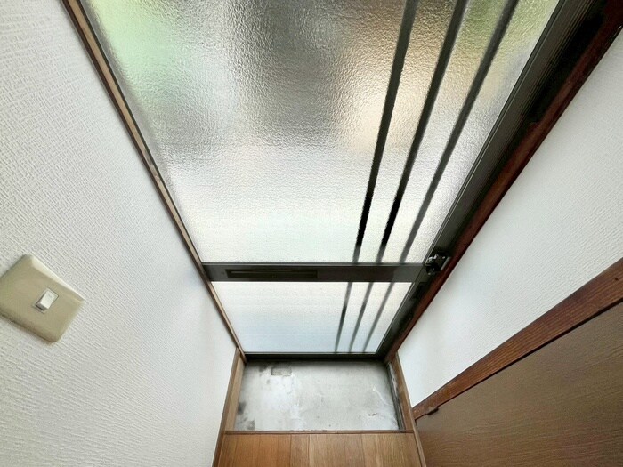 物件内観写真11　(玄関)