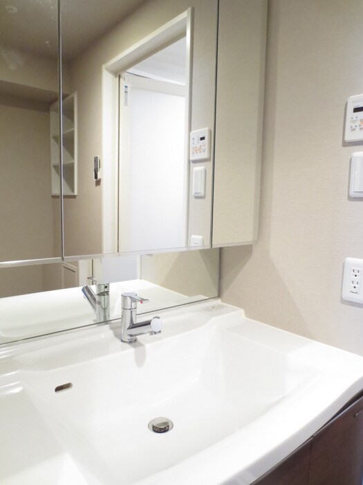 物件内観写真8　(洗面)