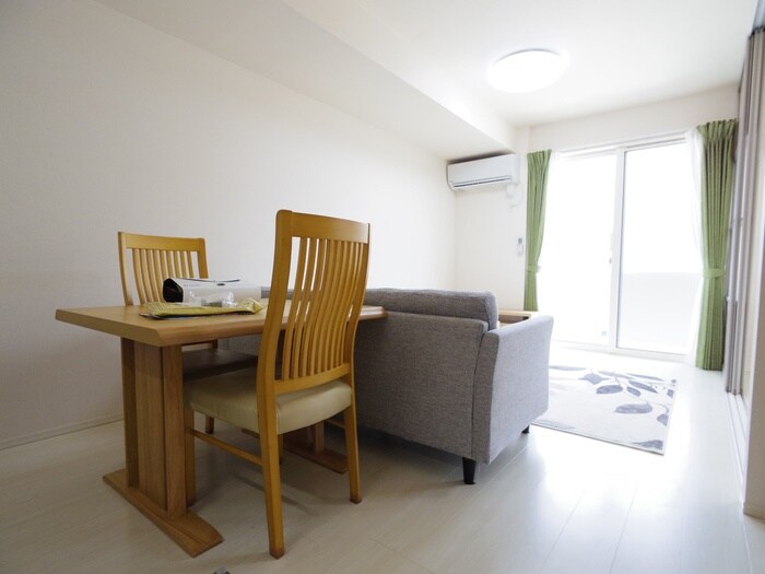 物件内観写真9　(居室)