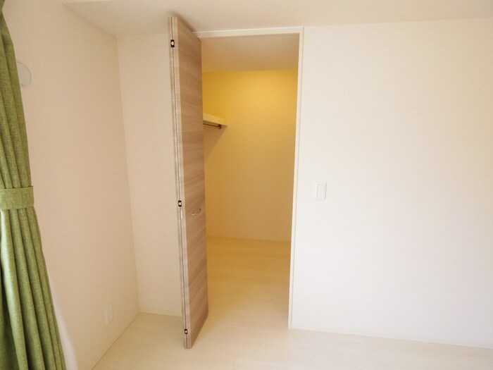 物件内観写真18　(収納)