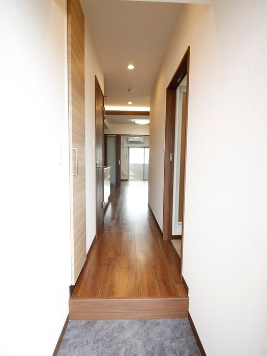 物件内観写真17　(玄関)