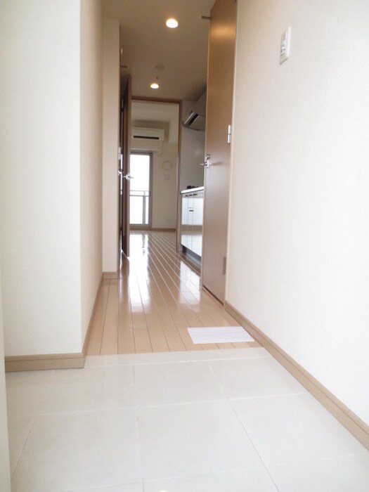 物件内観写真7　(玄関)