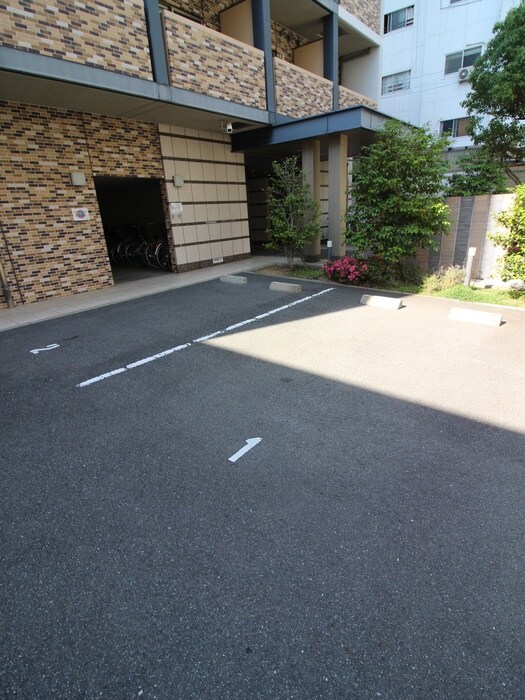 物件外観写真3　(駐車場)