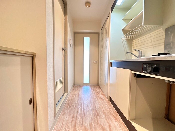 物件内観写真10　(玄関)