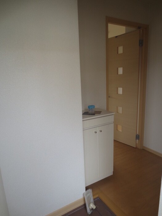 物件内観写真15　(玄関)