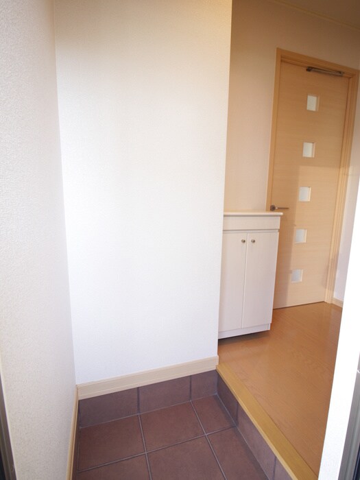 物件内観写真16　(玄関)