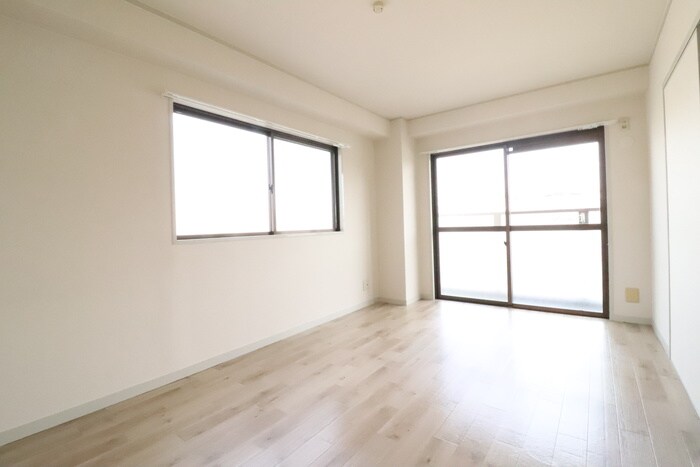 物件内観写真8　(居室)