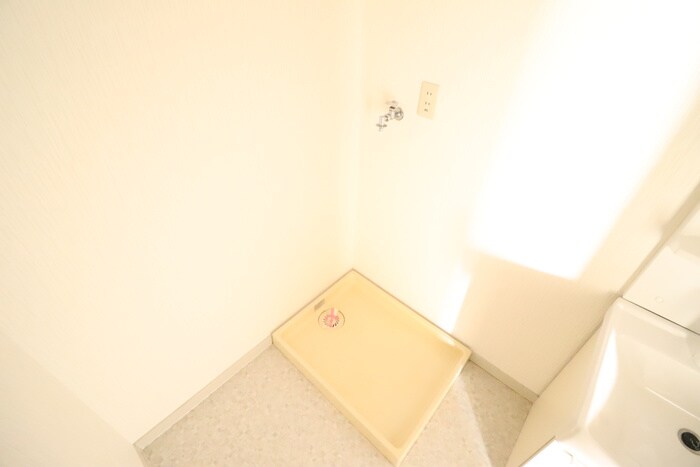 物件内観写真15　(洗濯機置場)