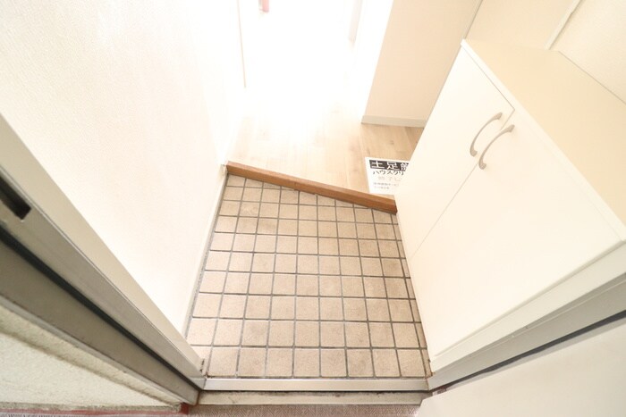 物件内観写真17　(玄関)
