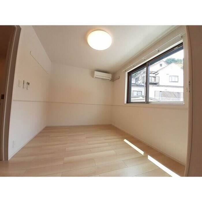 物件内観写真3　(居室)