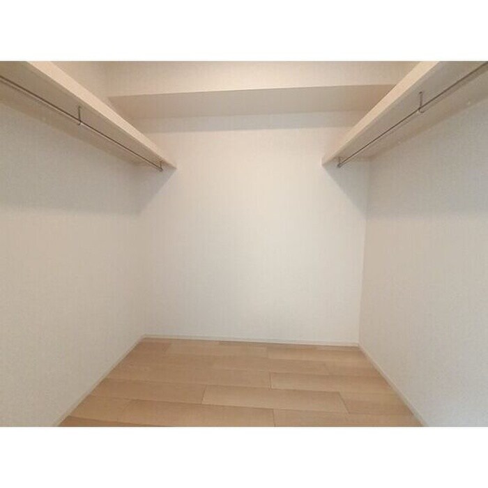 物件内観写真4　(収納)