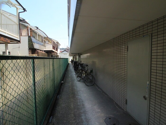 物件外観写真6　(駐輪場)