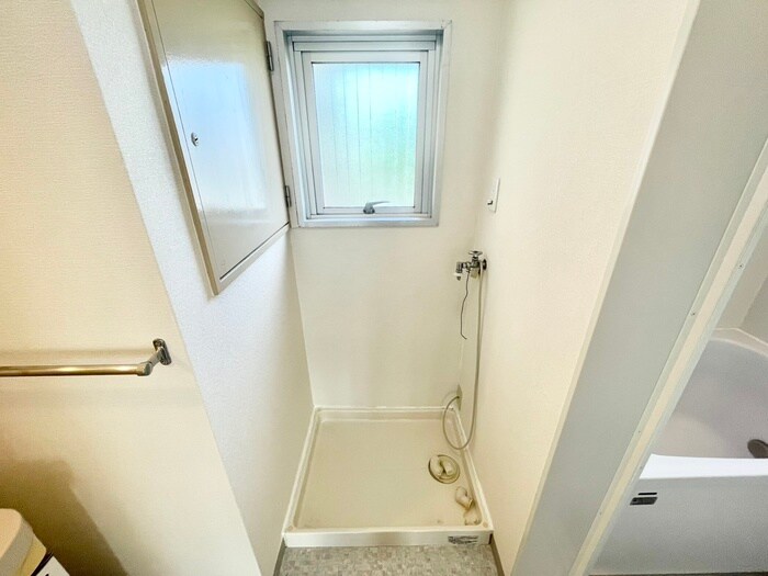 物件内観写真14　(洗濯機置場)