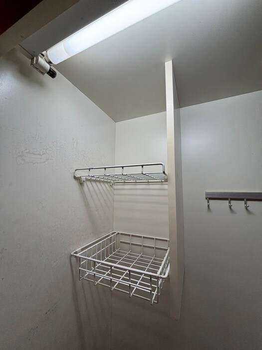 物件内観写真17　(収納)