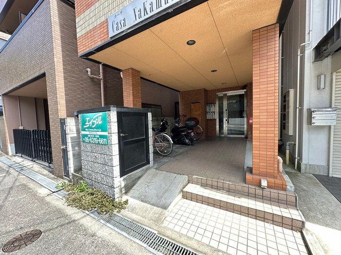 物件外観写真5　(エントランス部分)